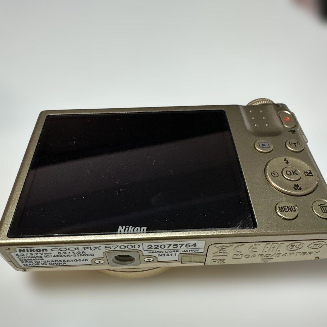 Nikon COOLPIX S7000 ゴールド