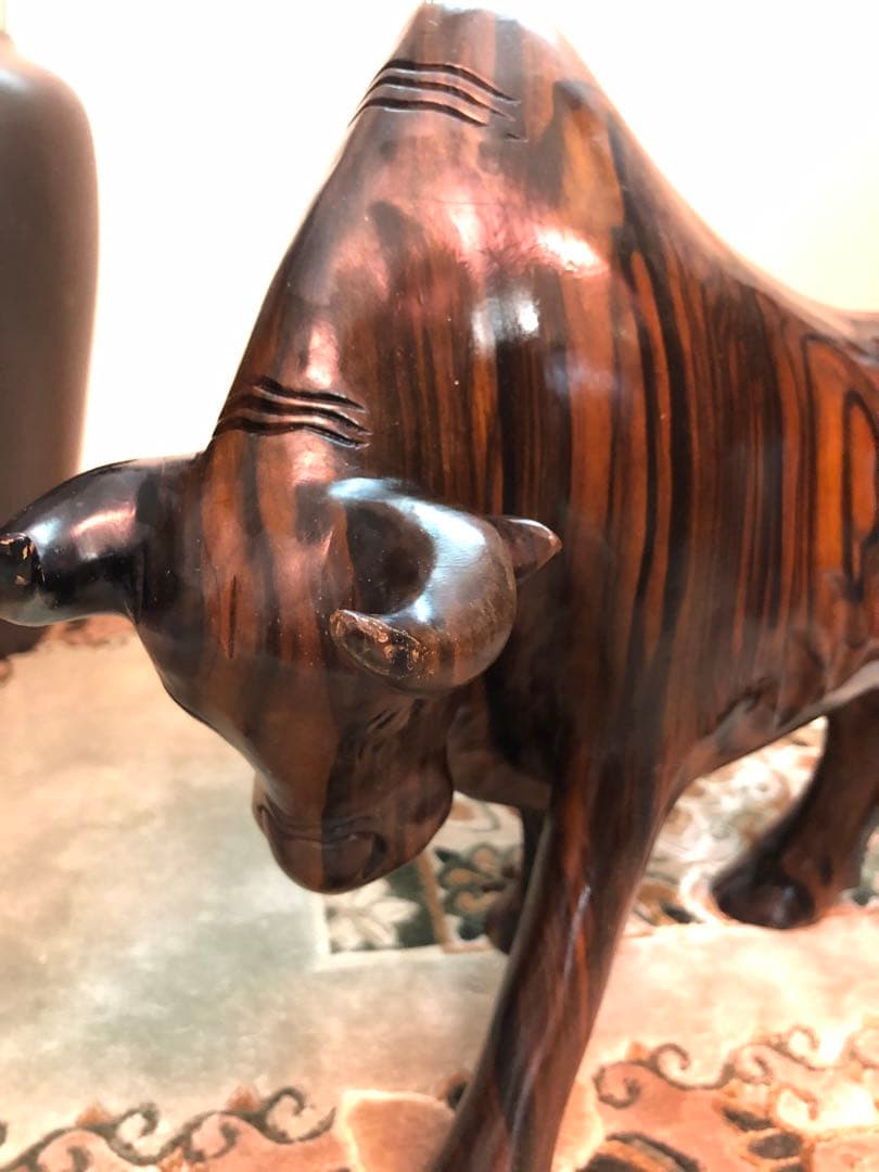 雄牛像 木製 置物 約33cm 約5.7kg