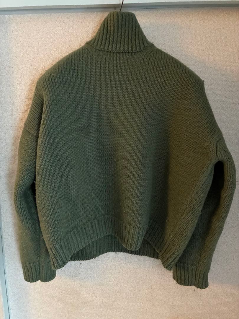 今だけ！値下げ！AURALEE オリーブグリーン タートルネックニット