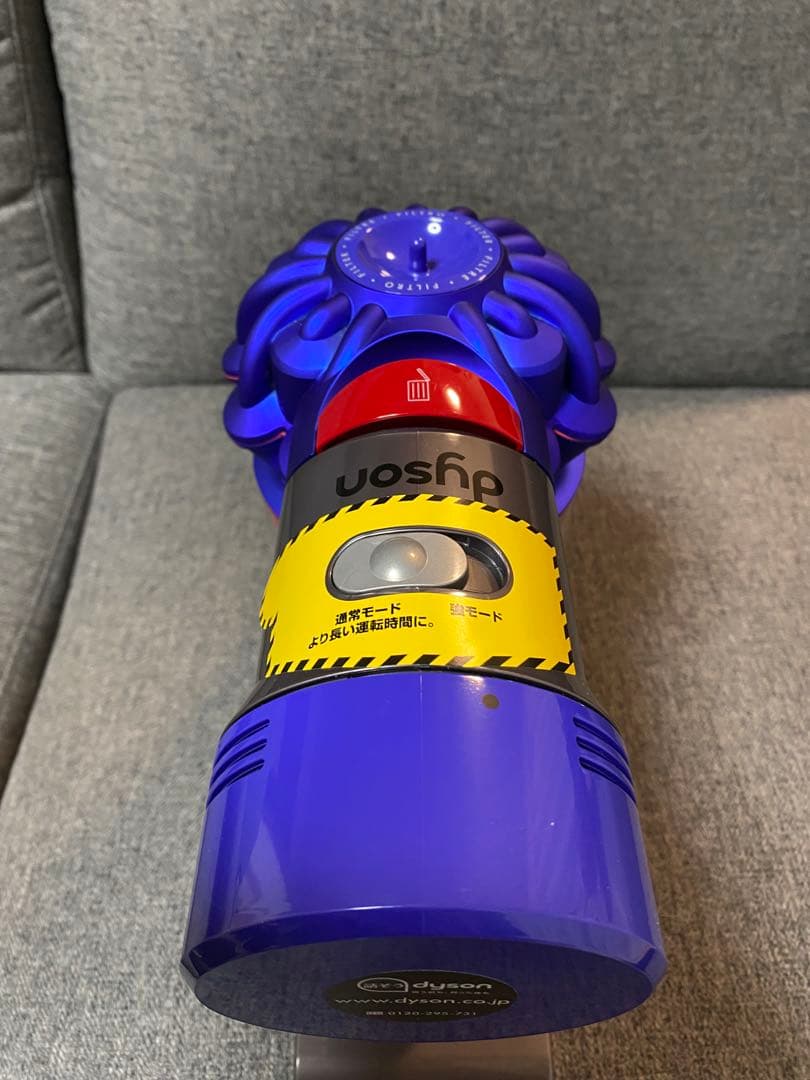 付属品多数ダイソンV7triggerハンディコードレスクリーナー　＊美品＊
