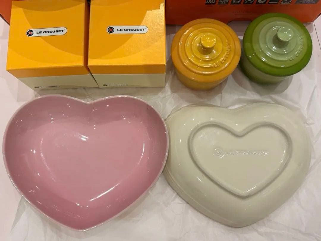 ル・クルーゼ　LE CREUSET 鍋とハート皿、ココット6点セット
