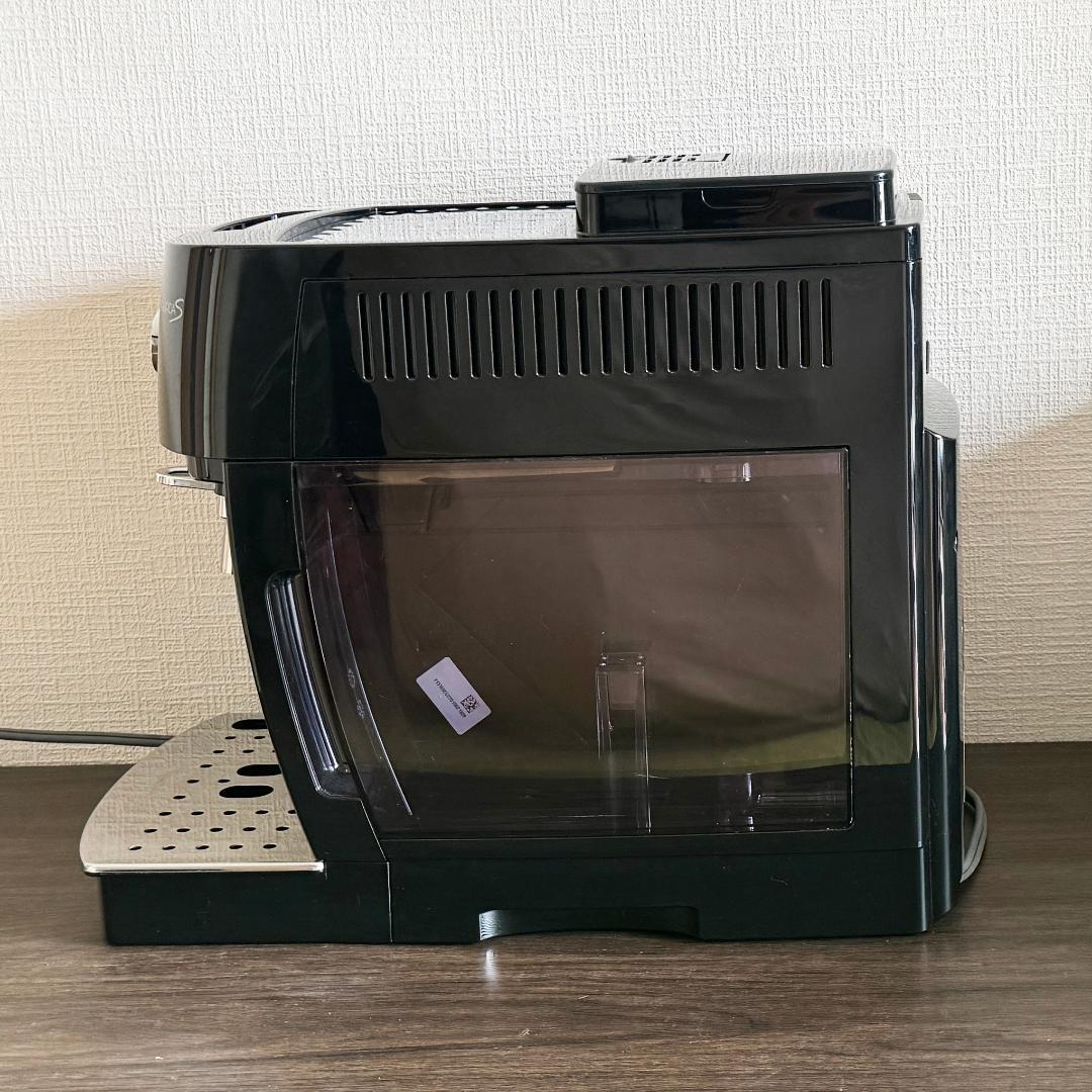 デロンギ マグニフィカS ECAM22112B エスプレッソマシン 　①