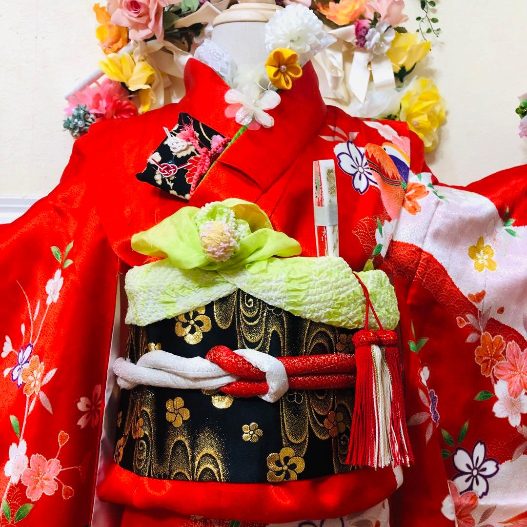 七五三7歳❣️人気赤地黒ぼかし柄❣️古典柄鴛鴦花々金彩煌びやか際立つ完全フルセット❣️