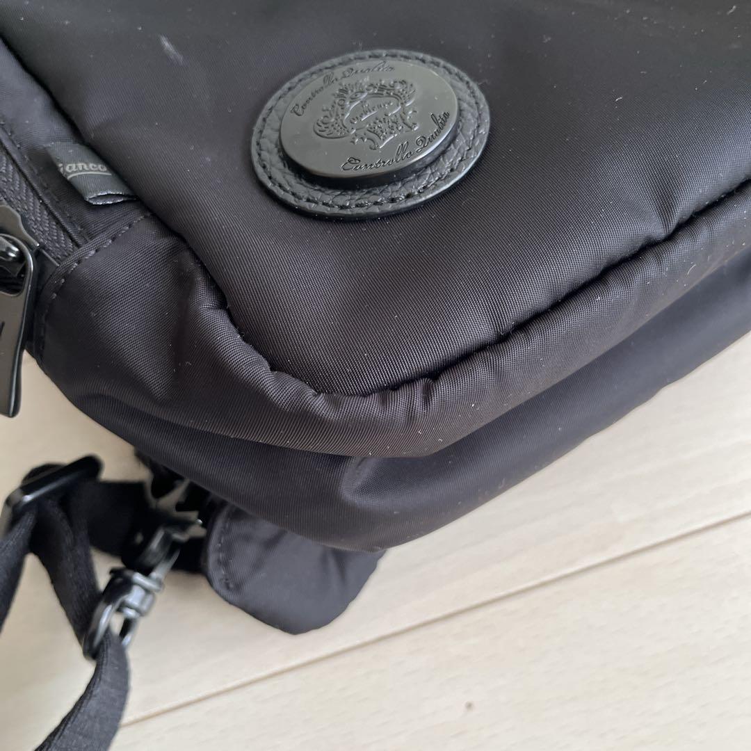 美品　オロビアンコ　リュック　バッグパック　A4 ビジネス　黒　ナイロン　レザー