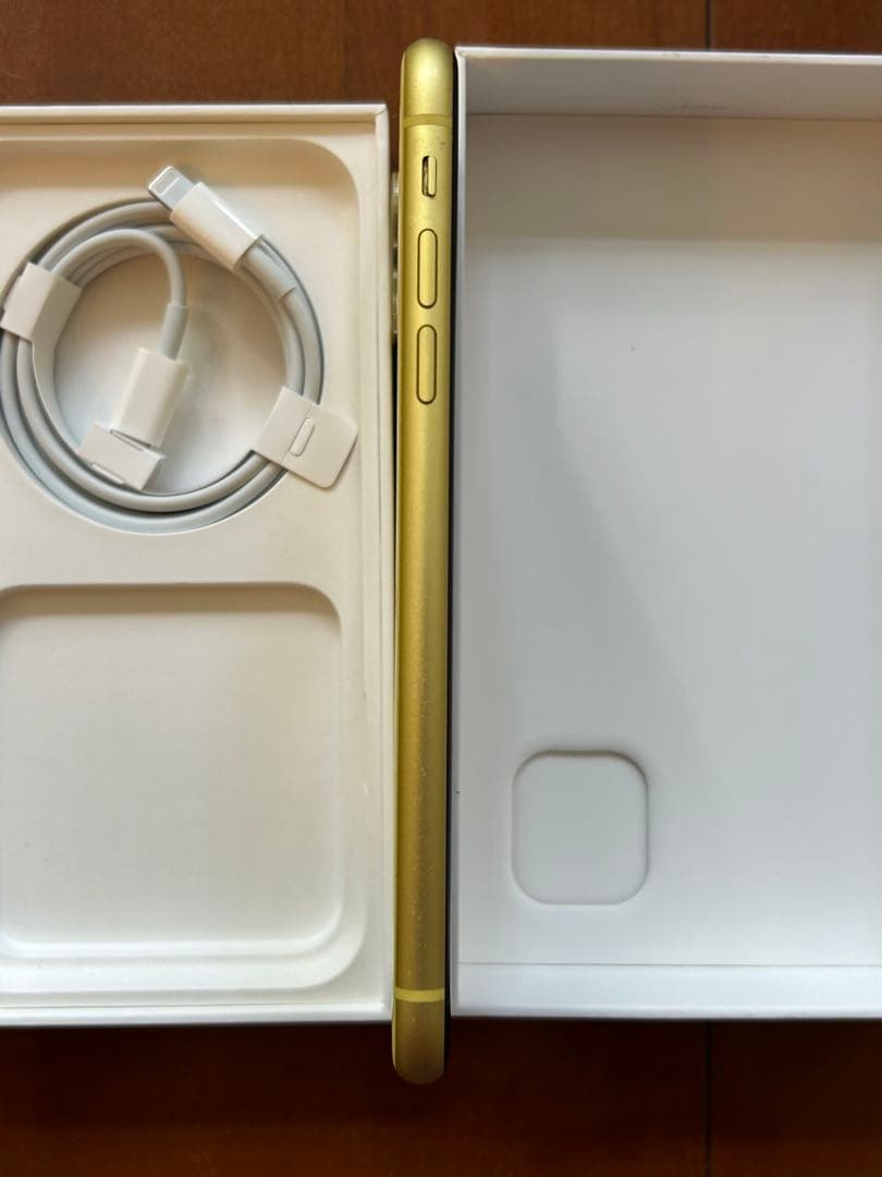 iPhone11 64GBイエロー