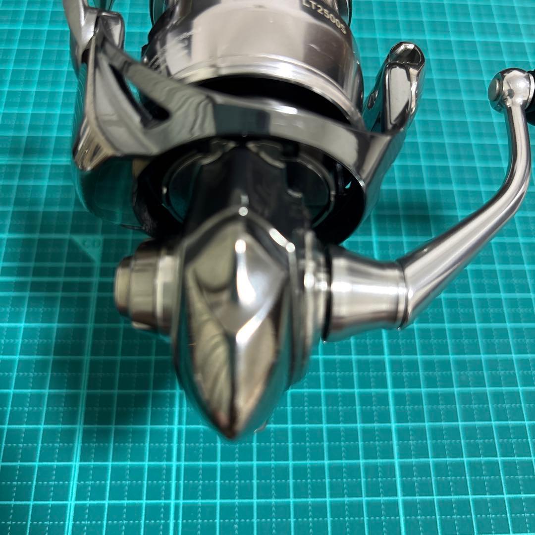 Daiwa 22イグジスト　EXIST LT2500S スピニングリール