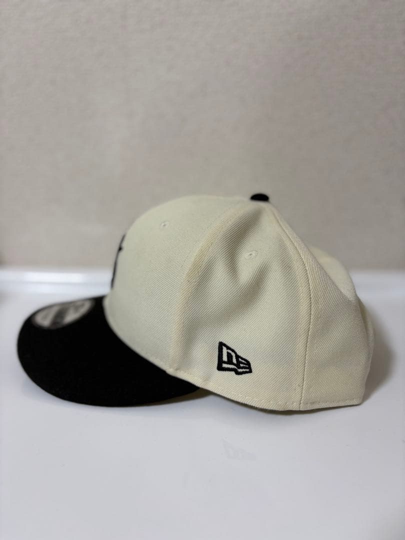 アイボリー/ブラック スナップバックキャップ 9FIFTY