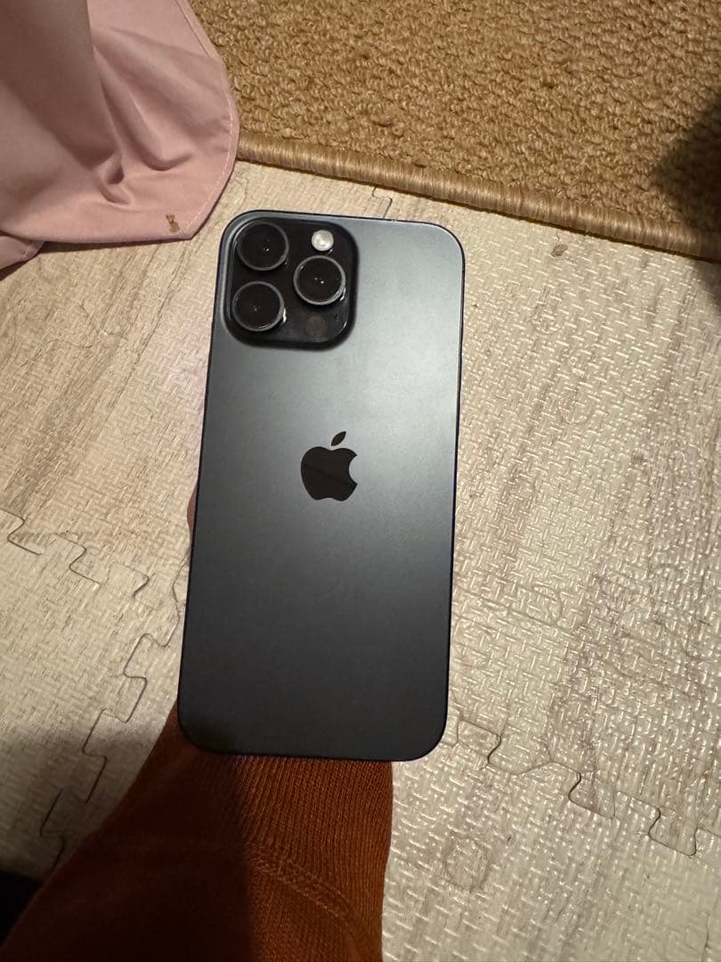 海外版iPhone 16 Pro Max 512GB,美品,バッテリーは100％