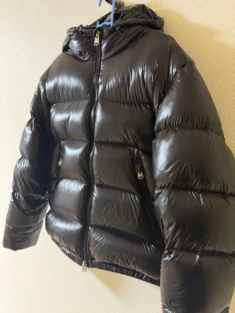 ZARA 黒の光沢ダウンジャケット フード付き