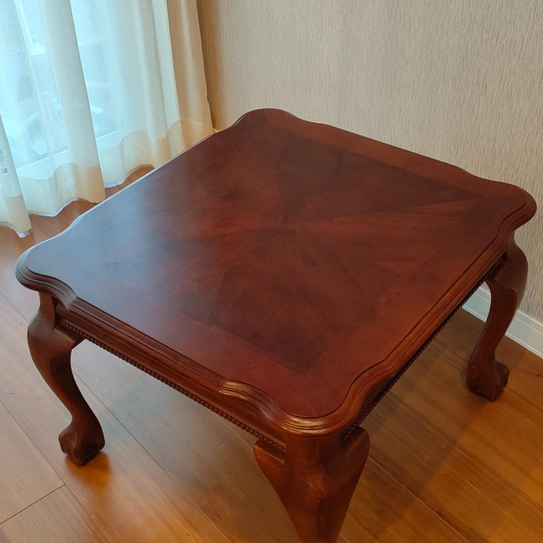 クイーン・アン様式　コーヒーテーブル　センターテーブル　猫脚