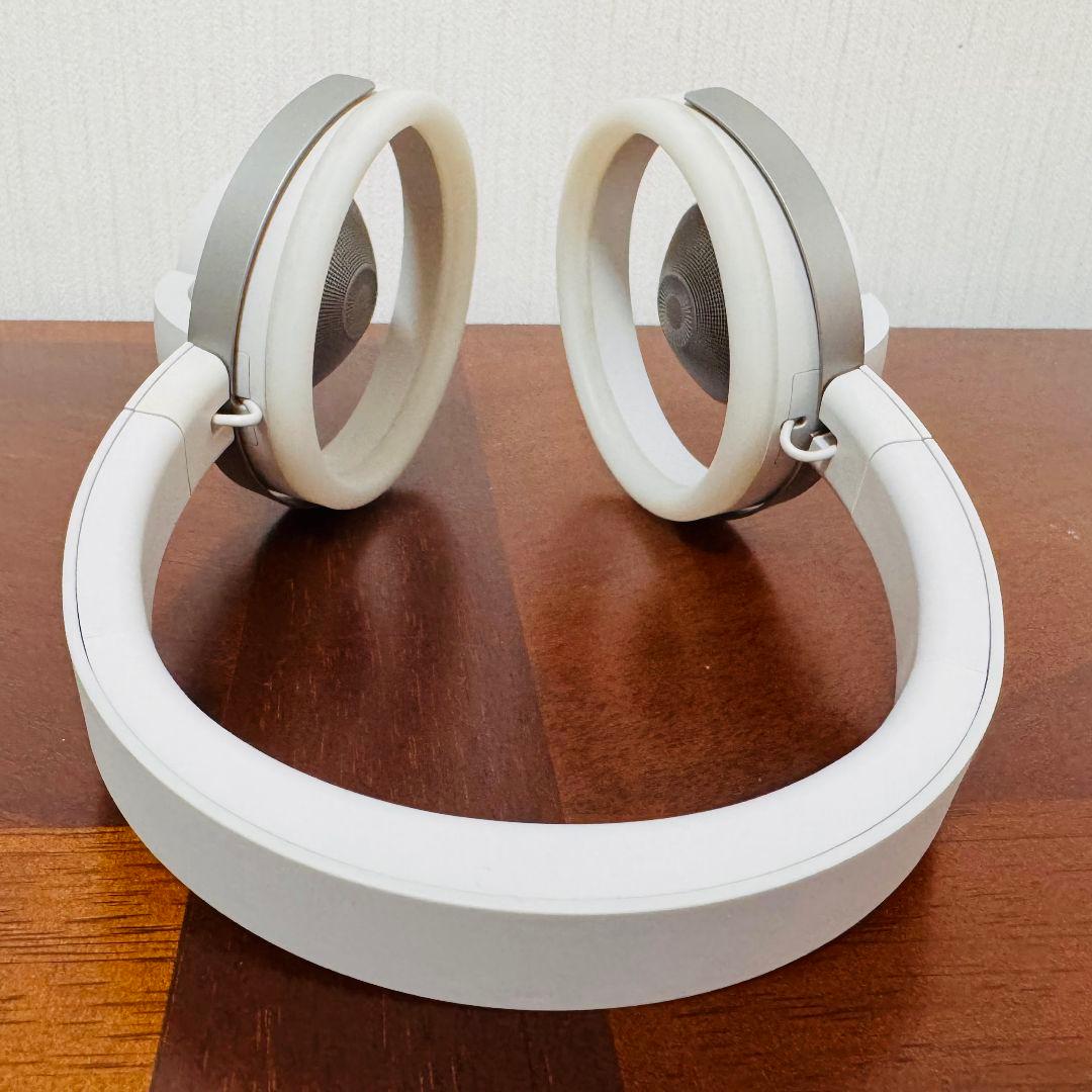 nwmオープンイヤー型　ヘッドホン ・ 専用ケース付き