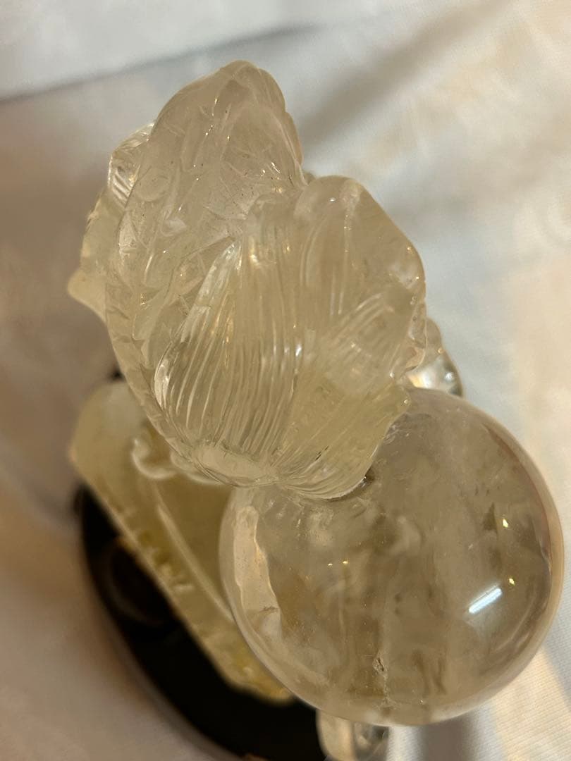 天然水晶 彫刻品 風水置物 龍と水晶球 1527g