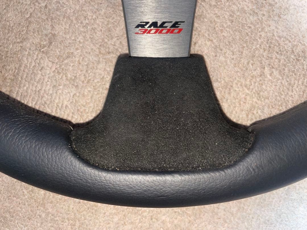 P極美品！ほぼ新品MOMO RACE 3000ステアリング 絶版廃番品 希