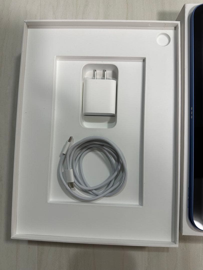 【美品】Apple iPad 第10世代ブルー64G Wi-Fiモデル