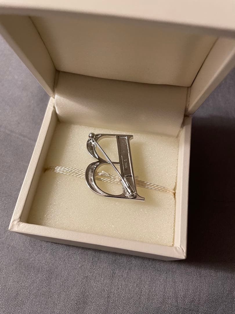 MADISONBLUE パールブローチ