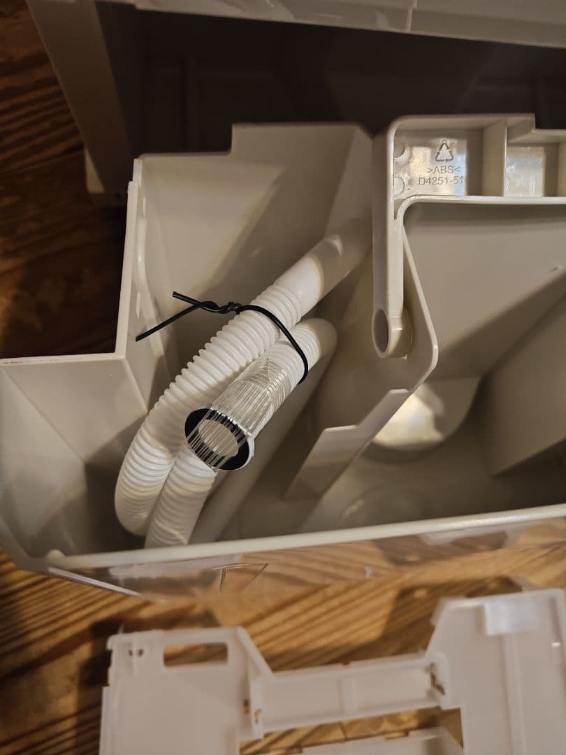 ナカトミ 除湿機 DM-10 新品未使用 送料無料 木造20畳 鉄筋40畳