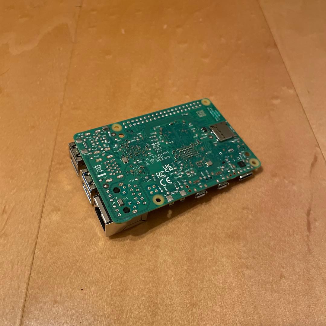 Raspberry Pi 5　純正ケース,SDカード,ケーブル付属