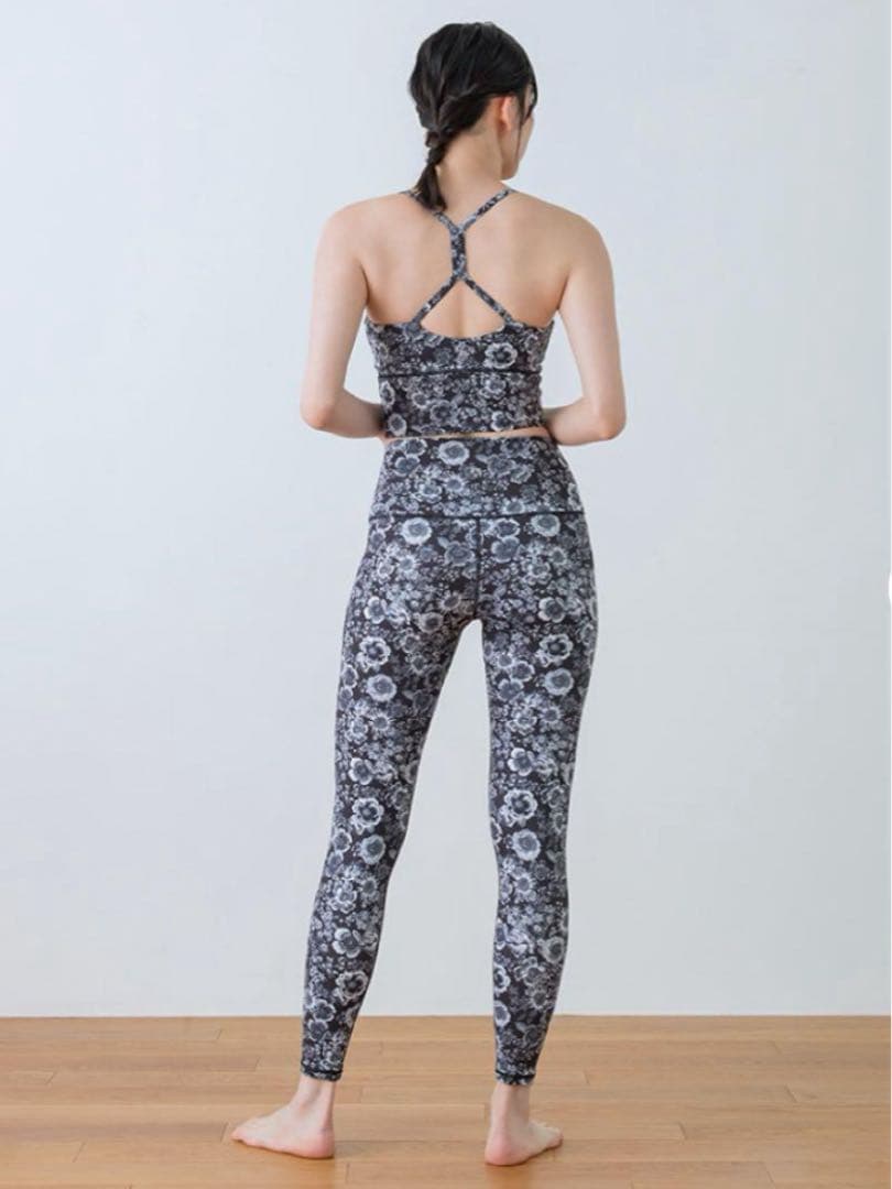 ⚫︎限定お値下げ⚫︎【SUKALA】エンブロイダリー　ウェア上下セット