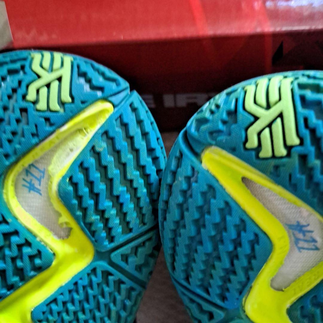 Kyrie Irving バスケットボールシューズ ネイビー