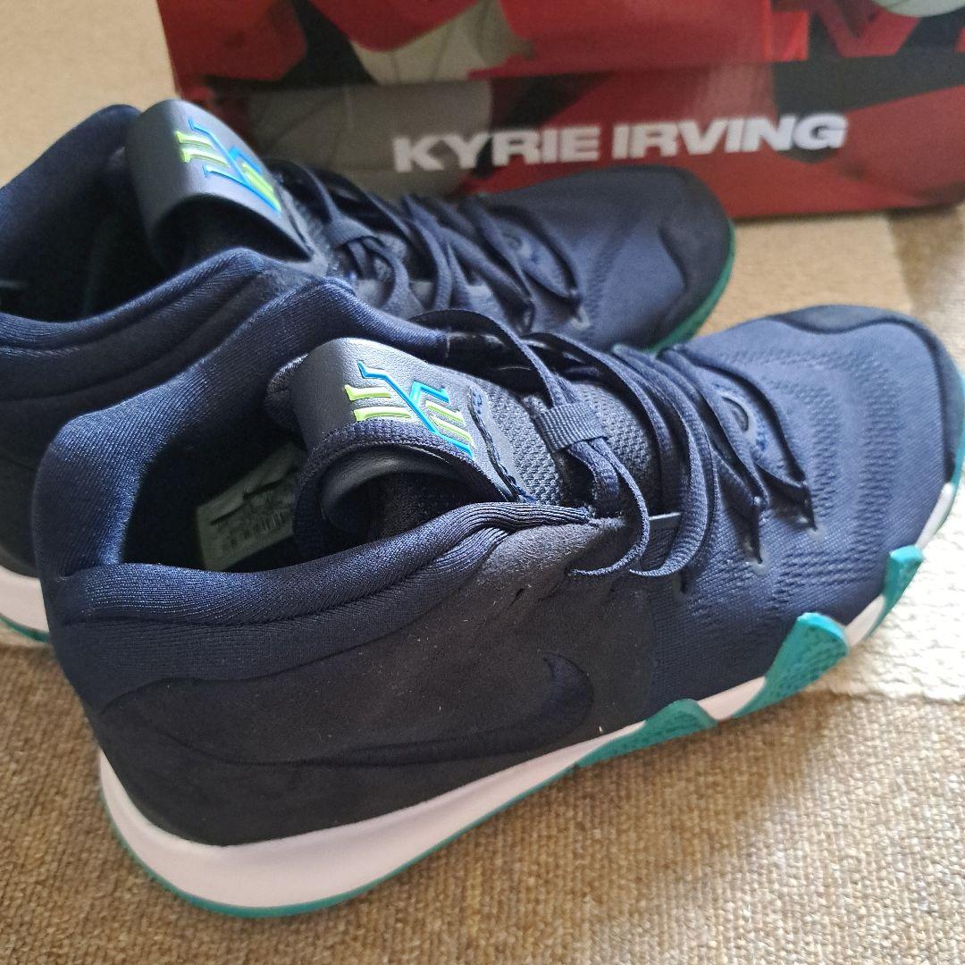 Kyrie Irving バスケットボールシューズ ネイビー
