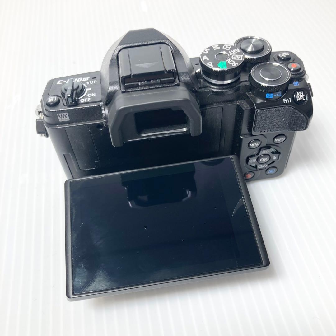 オリンパス ミラーレス一眼カメラ OM-D E-M10 MarkⅢ レンズキット