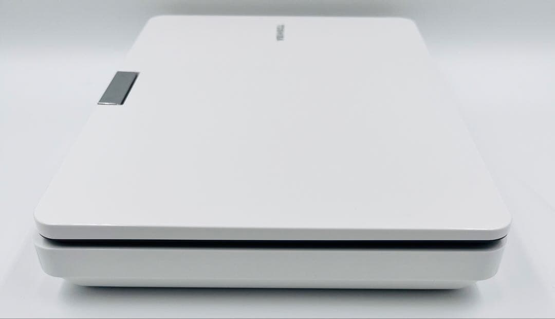 【美品】TOSHIBA ポータブルDVDプレーヤー SD-P1010S レグザ