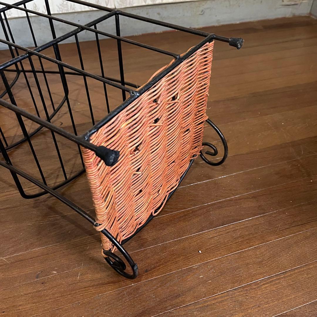 【アンティーク】アイアンフレーム ラタン 籐 ラック 飾り棚 シェルフ 古道具