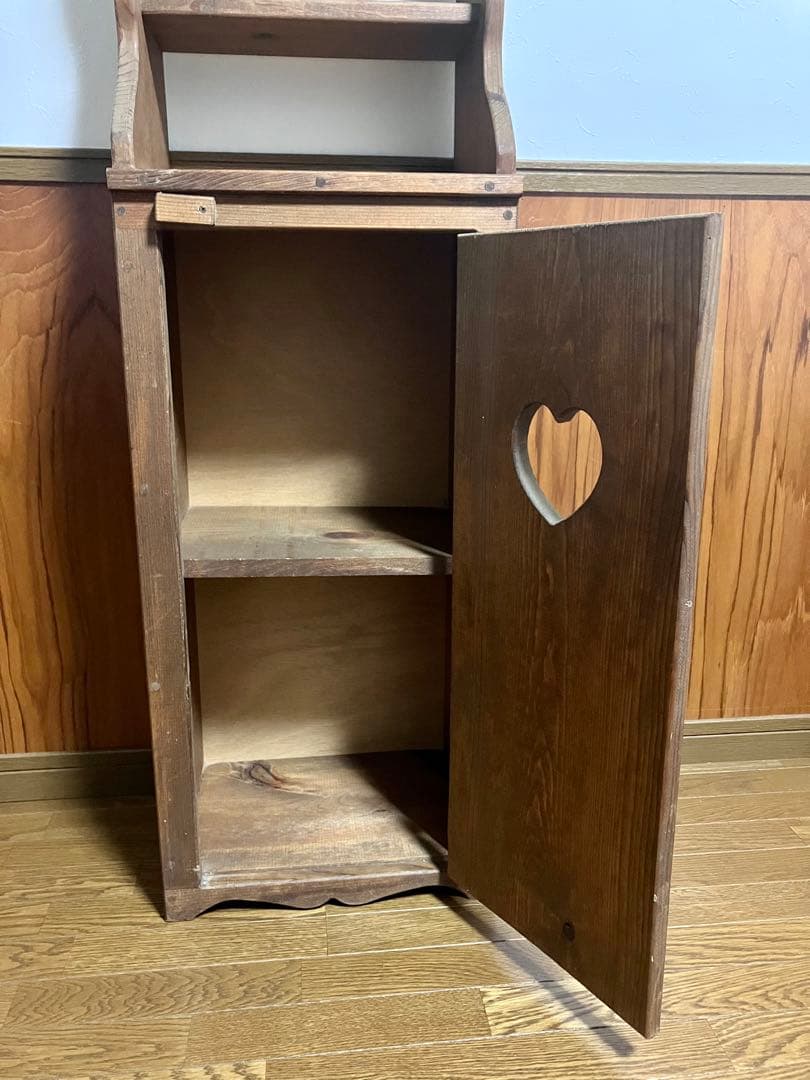 カントリー家具　ハートのキャビネットA