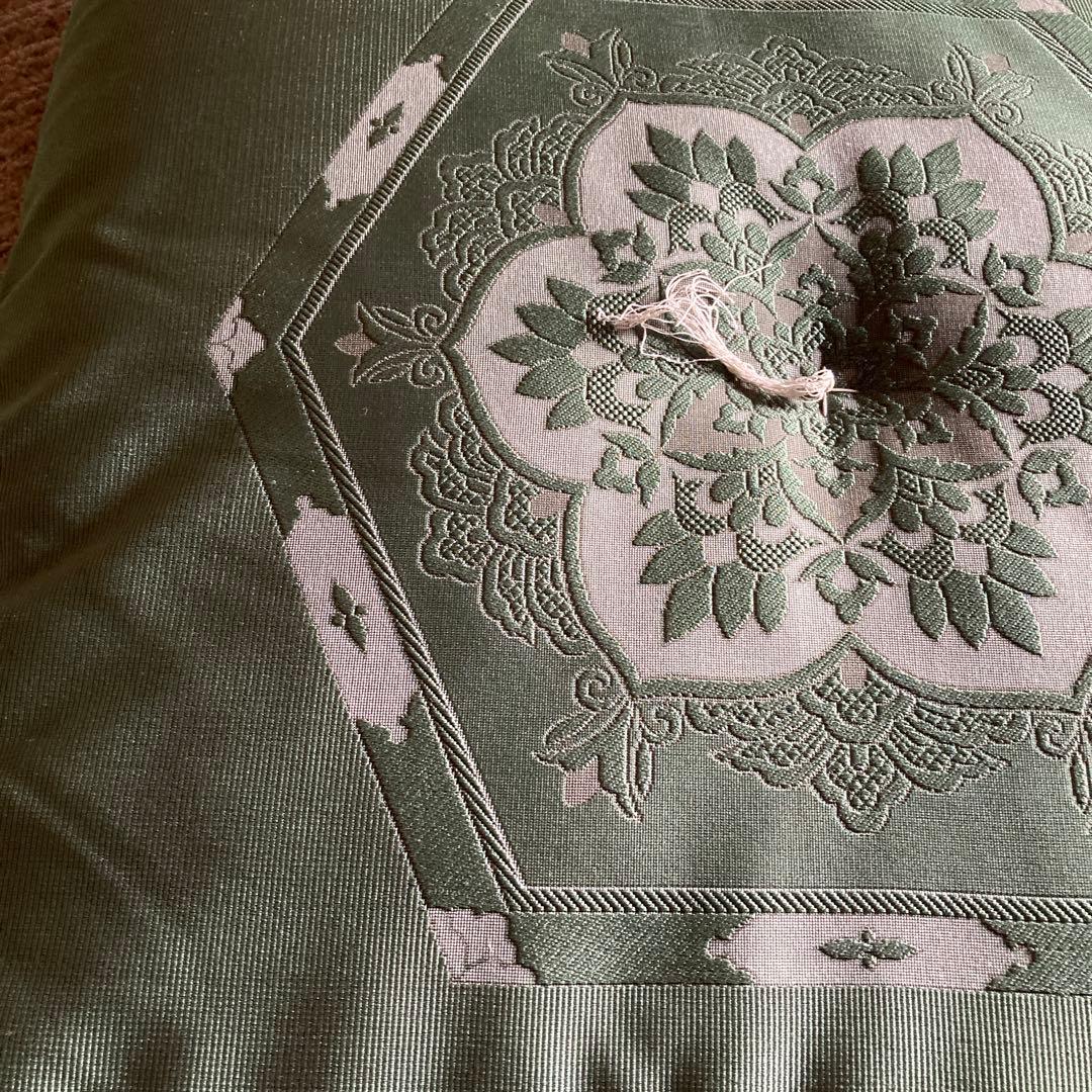 高級座布団５枚送料込み