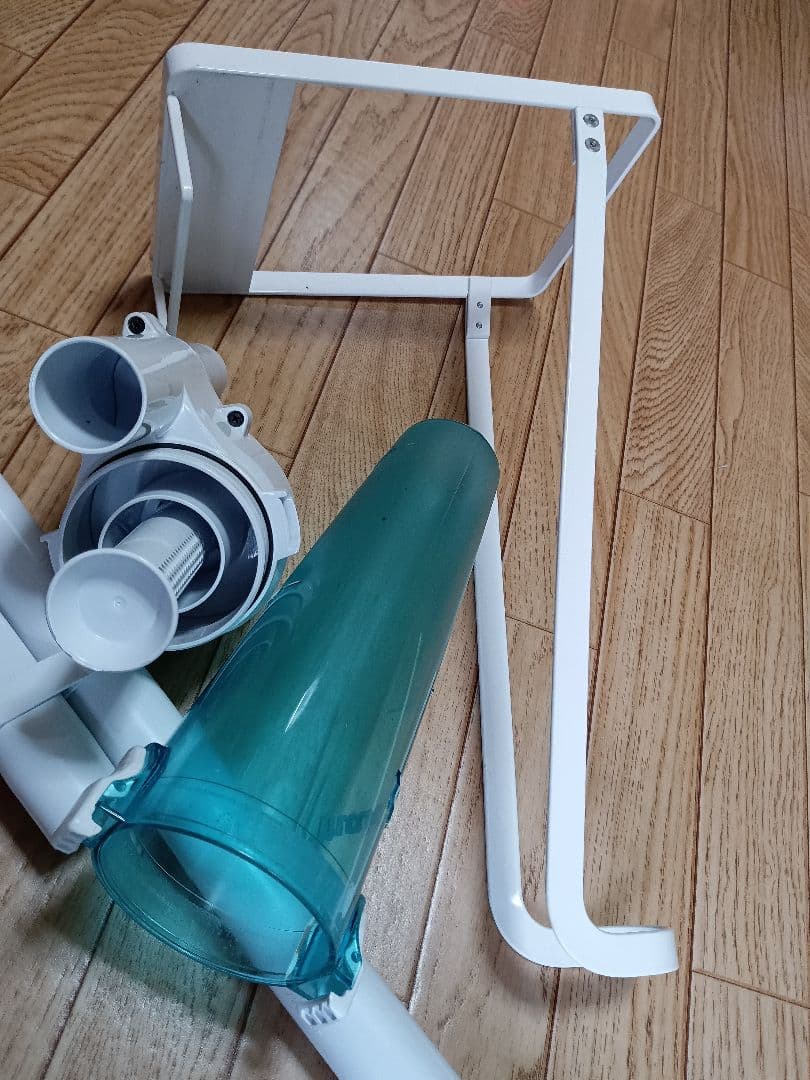 マキタ充電式クリーナCL141FD サイクロン、バッテリー、充電器、スタンド付