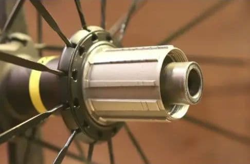 キシリウムエリート UST DISC チューブレス ホイールセット