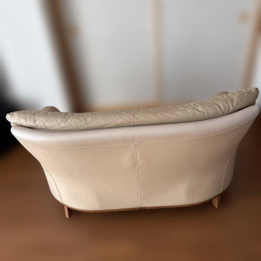 カリモク　ライトベージュ レザー 2人掛けソファ　2月14日まで