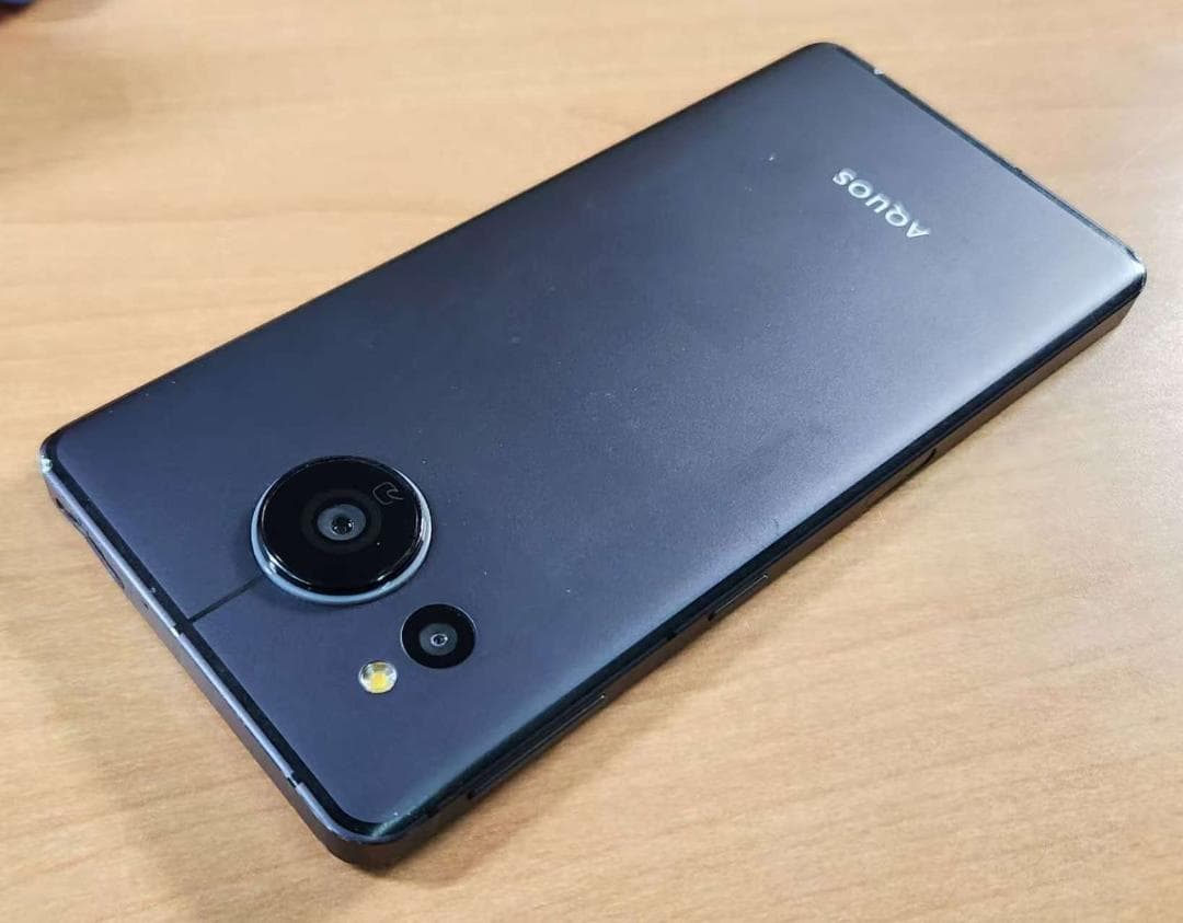 スマートフォン本体 013100E AQUOS sense7 plus A208SH 128GB