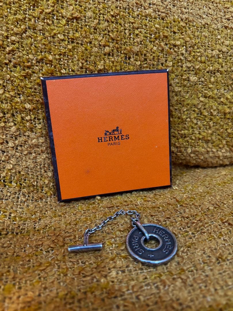 HERMES シルバー キーホルダー 箱付き