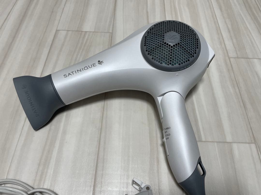 2023年購入 アムウェイ サテニーク バランスイオン ヘア ドライヤー ↓