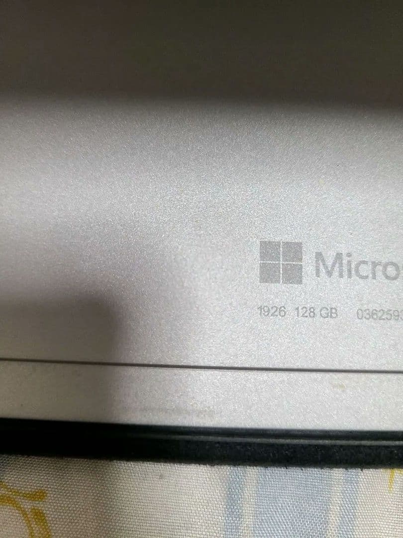 Windowsタブレット本体 Surface GO2 model:1926 Core M3 8GB/128GB