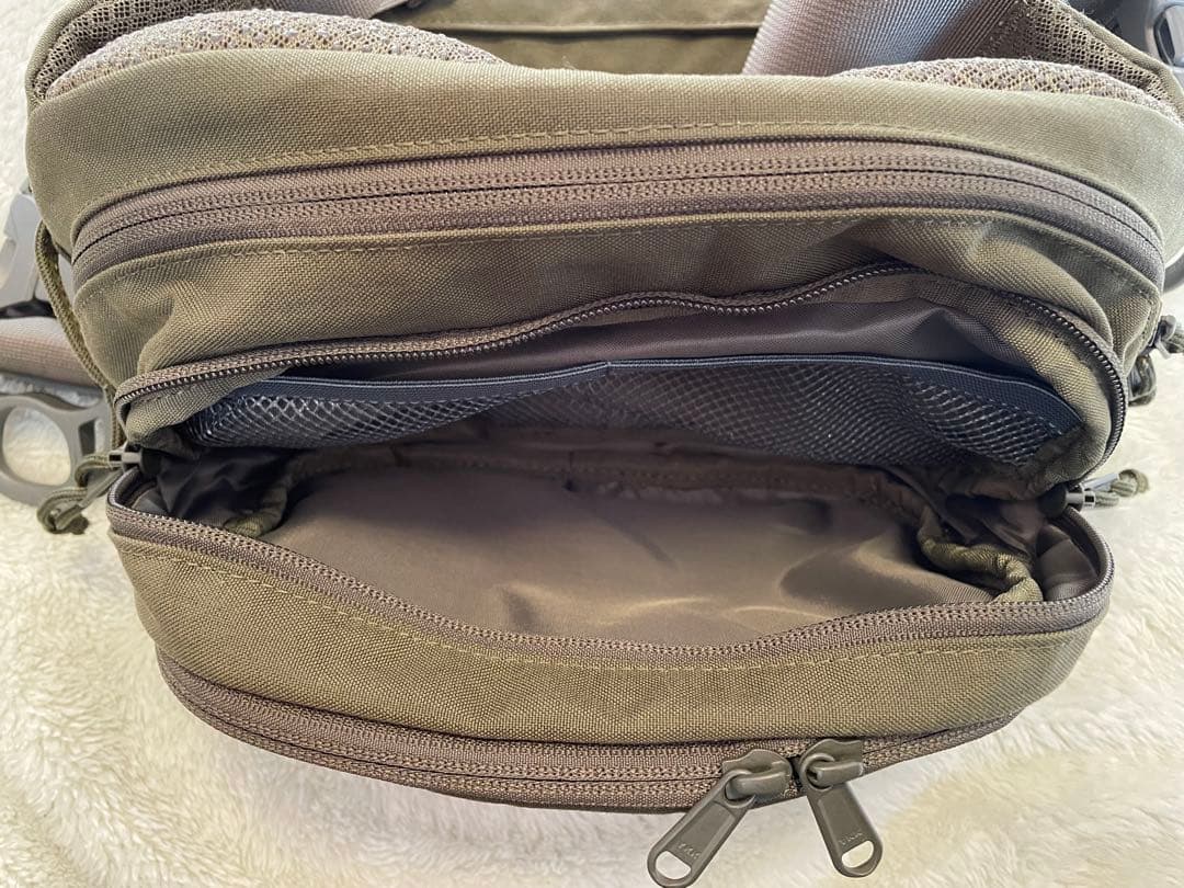 【Hugoo】ヒップシート （カーキ）