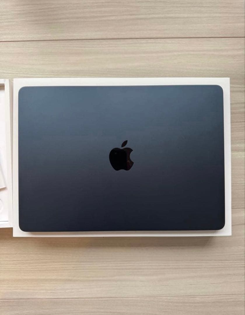 Apple MacBook Air M2 ミッドナイト