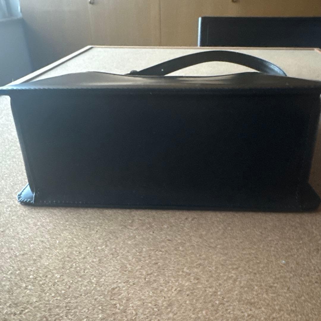 Burberry ブラックショルダーバッグ