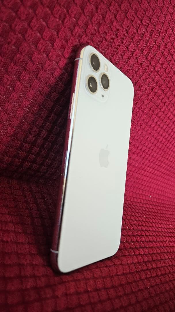 Apple iPhone 11 Pro シルバー 本体 中古 256GB