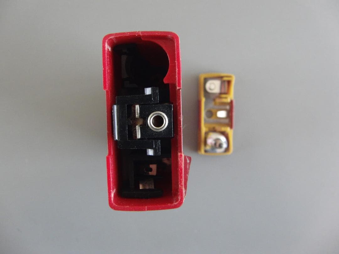 東芝トランジスタラジオ　キャビンデザイン（ライト付き）