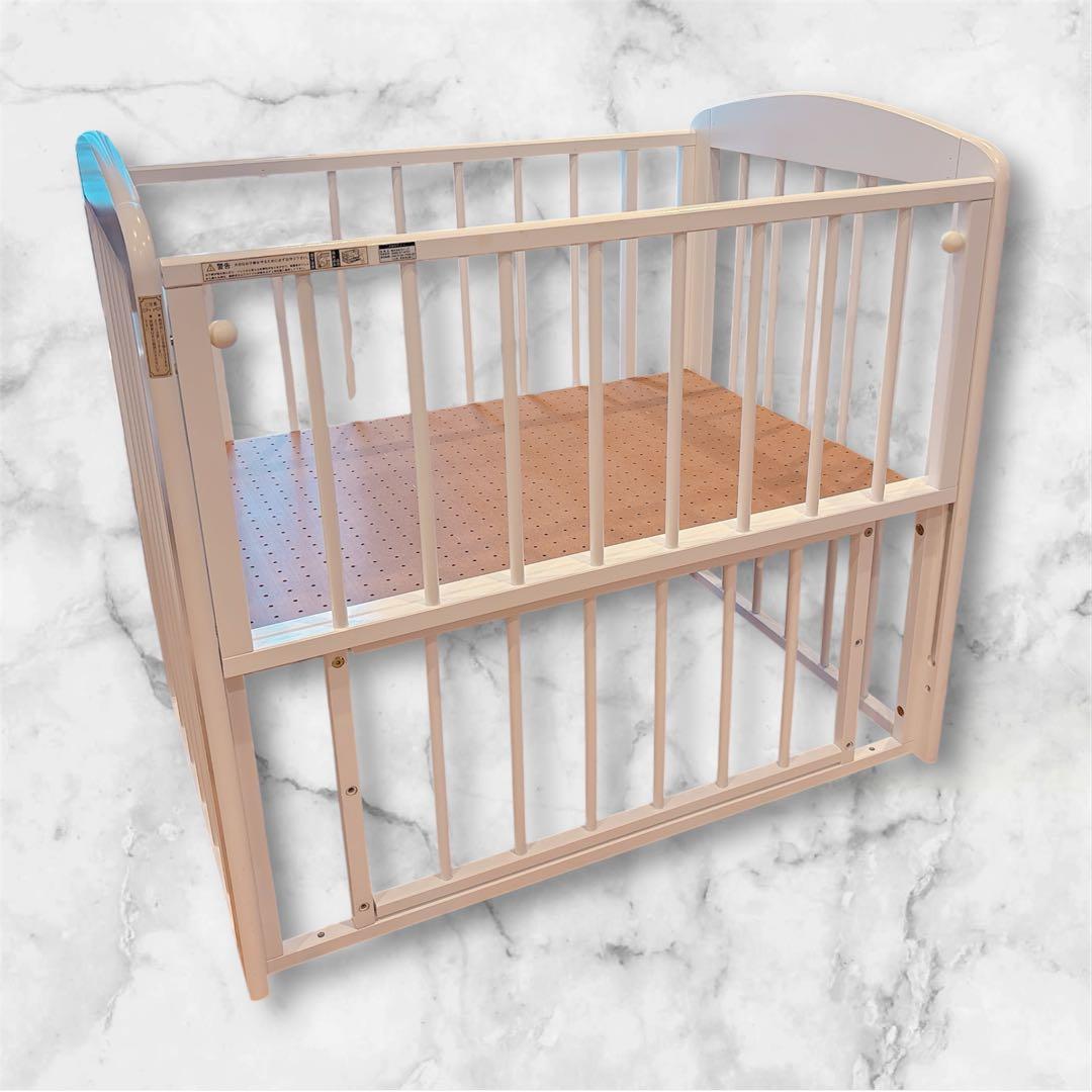 カトージ KATOJI 木製 ベビーベッド ホワイト　白　キャスター　取説有