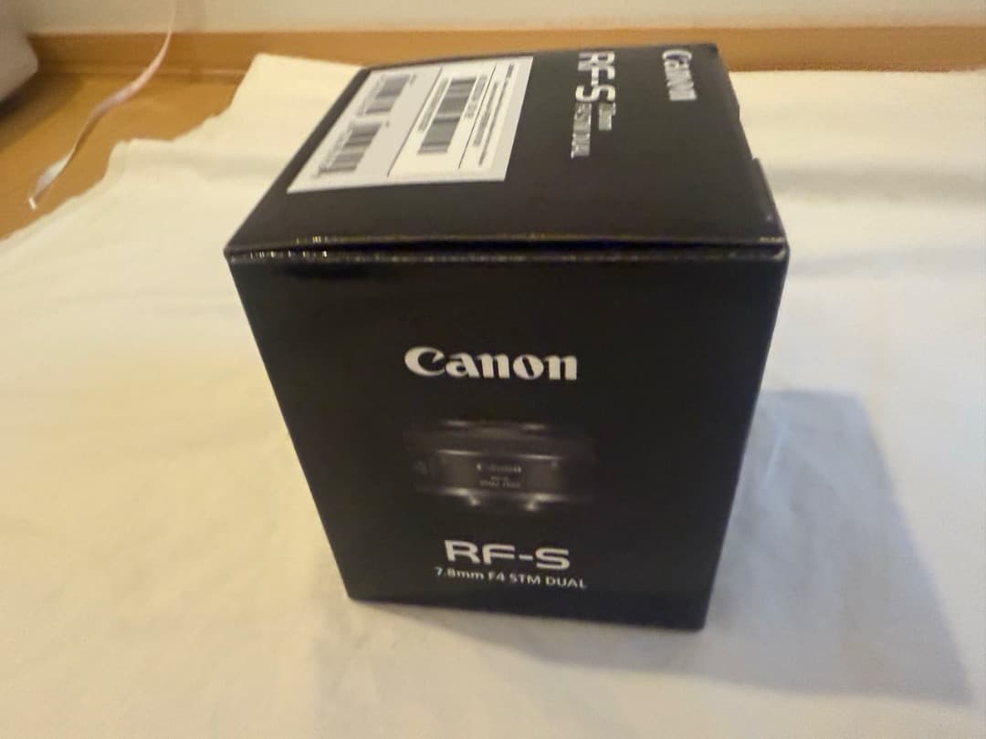 【中古品】CANON レンズ　RF-S7.8mm F4 STM DUAL