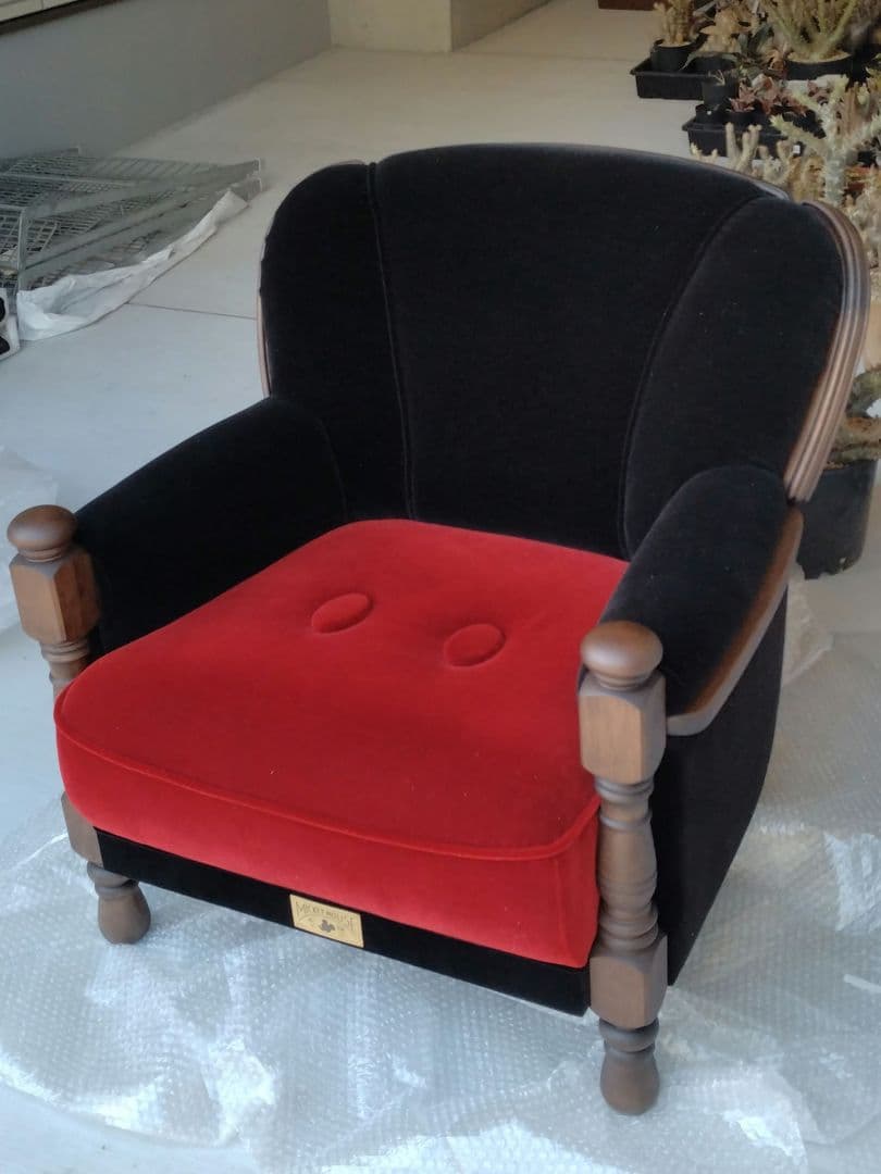 【超美品】 カリモク 大人ディズニー 肘掛椅子 Mickey