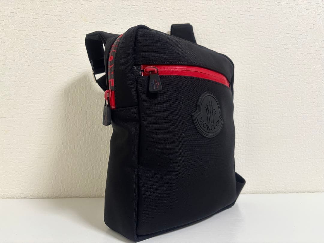 美品 MONCLER モンクレール ナイロン ショルダーバッグ 黒 赤