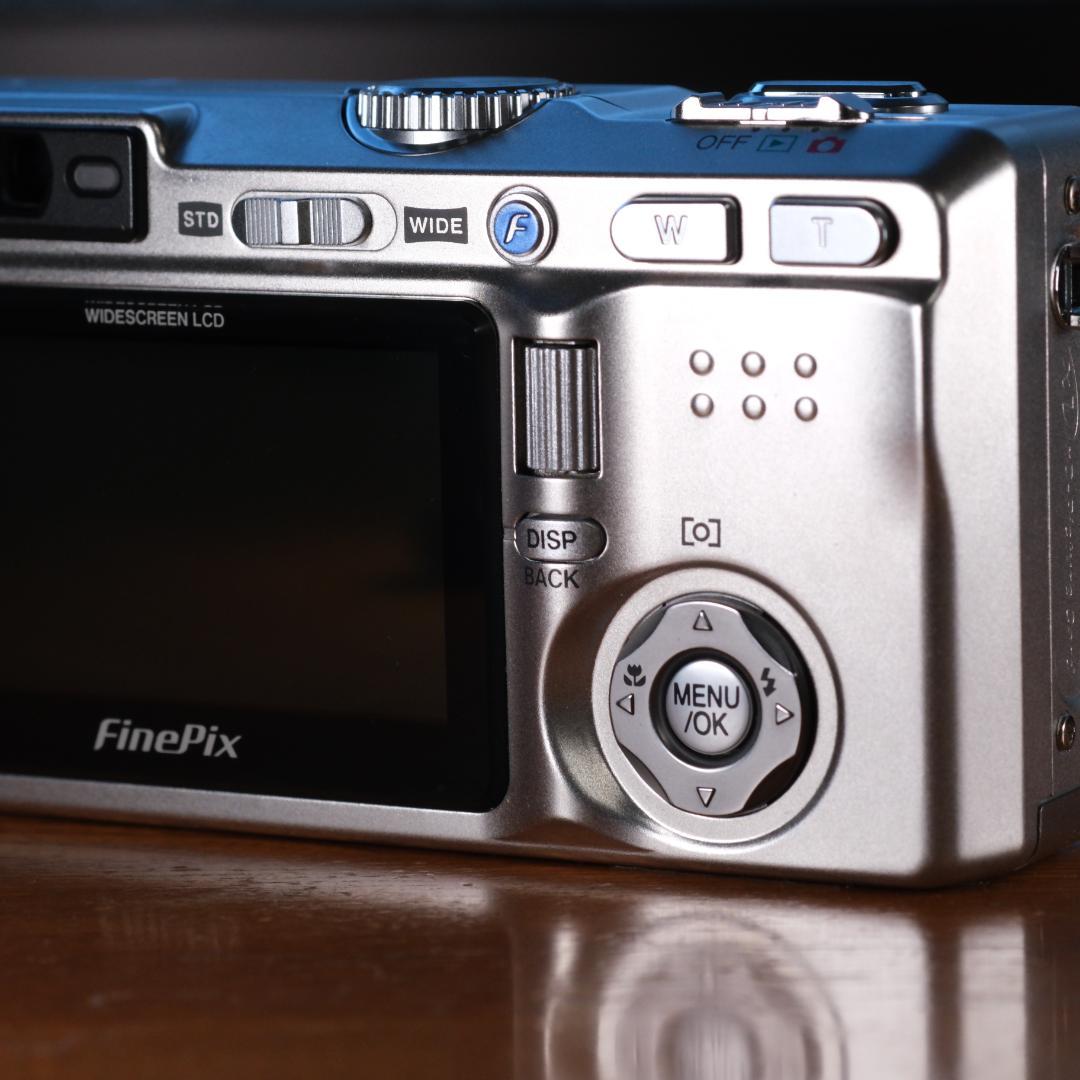 d*7様 FUJIFILM　Finepix　F810　超美　ちょい残念　カードも