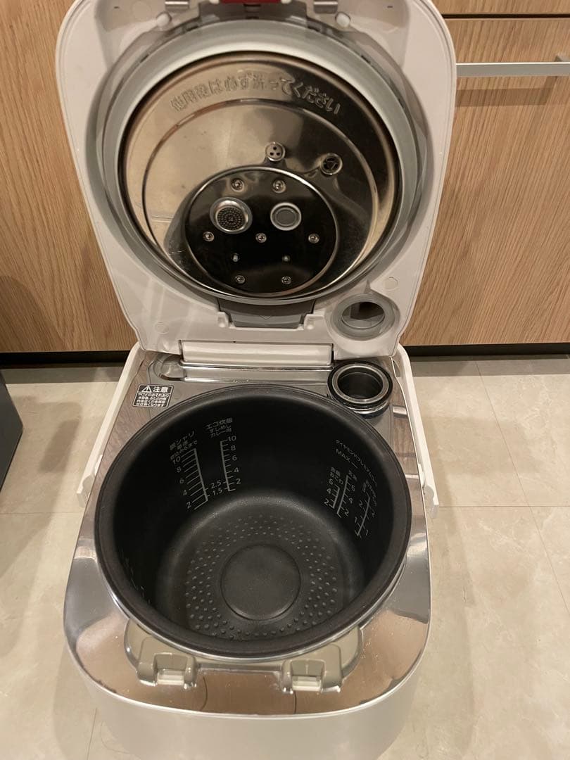 【最高級モデル】パナソニック 炊飯器 SR-SSX188 Wおどり炊き