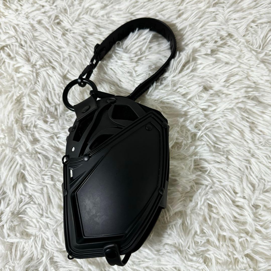 新品未使用✨INNERRAUM panelled phone pouch 完売品