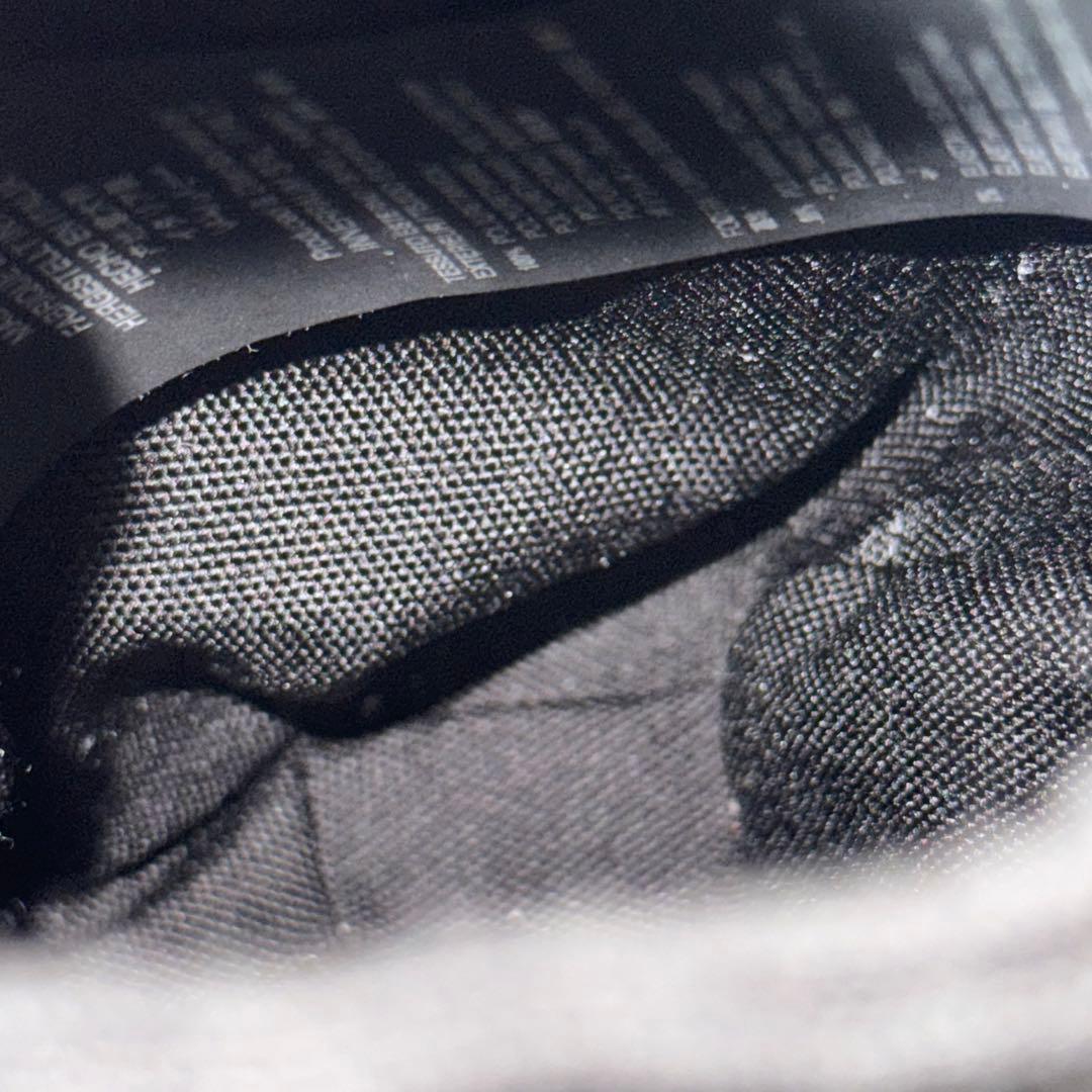 新品未使用✨INNERRAUM panelled phone pouch 完売品