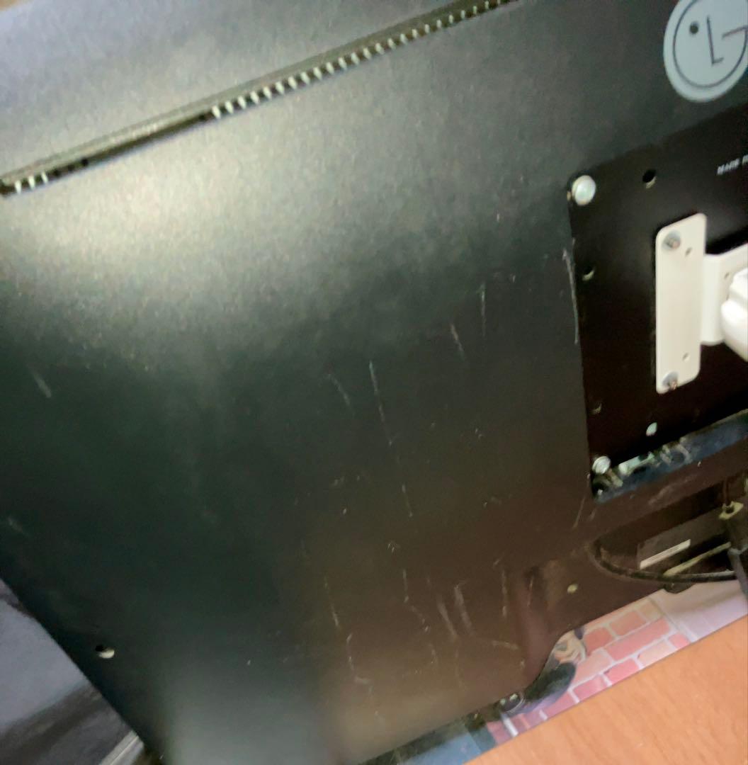 LG 43UN700 42.5インチモニター　中古　傷や汚れあり